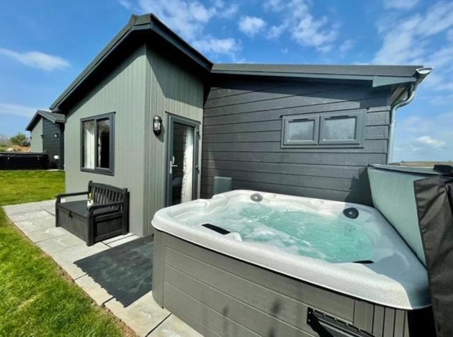 *Luxury Holiday Home With Hot Tub Close To Beach* Penally Kültér fotó