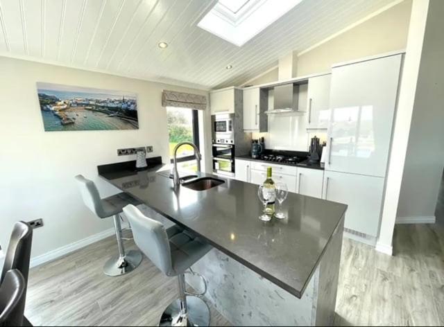 *Luxury Holiday Home With Hot Tub Close To Beach* Penally Kültér fotó